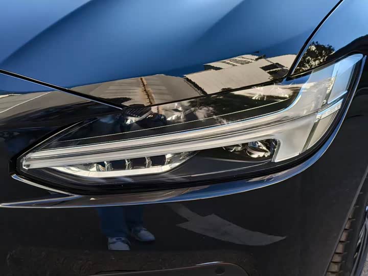 Фото 13 - Volvo S90