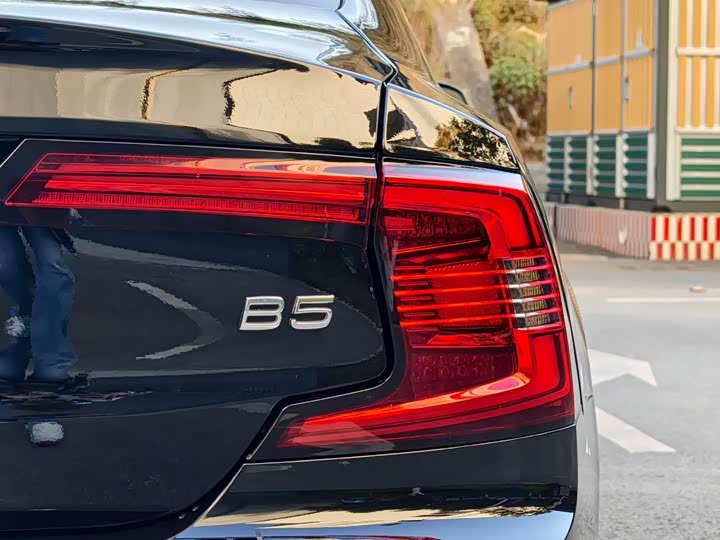 Фото 16 - Volvo S90