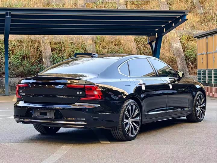 Фото 3 - Volvo S90