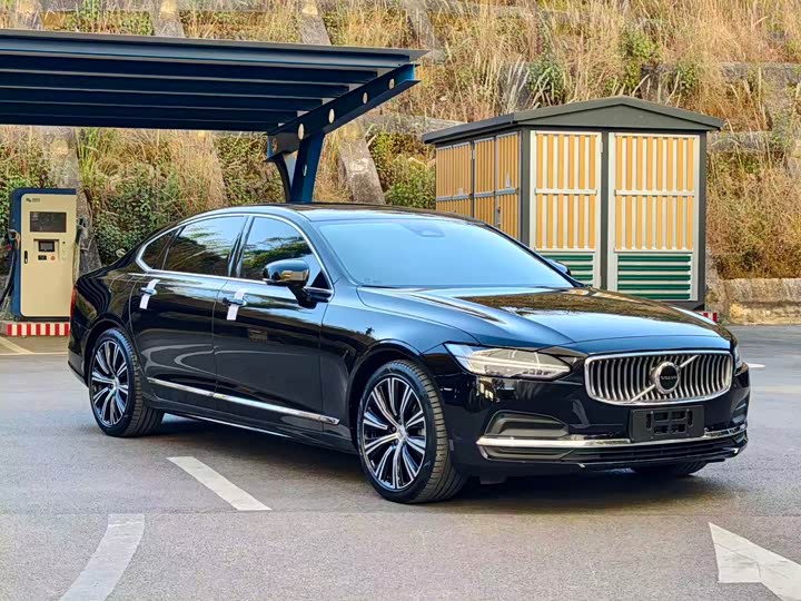 Фото 4 - Volvo S90