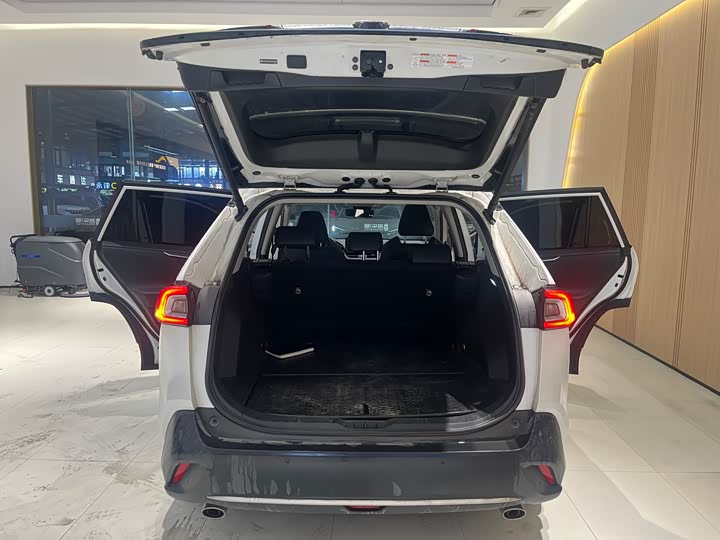 Фото 19 - Toyota Wildlander