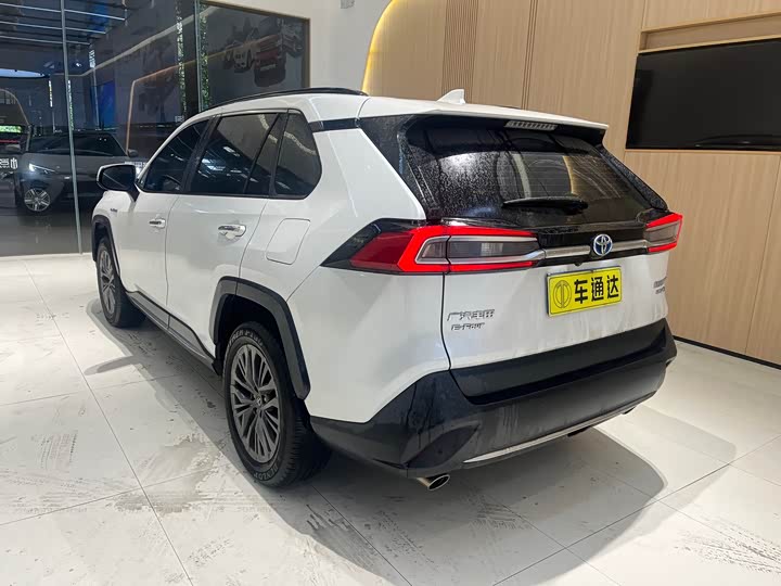 Фото 4 - Toyota Wildlander