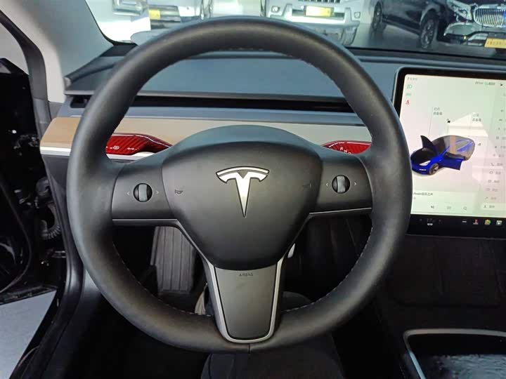 Фото 3 - Tesla Model 3