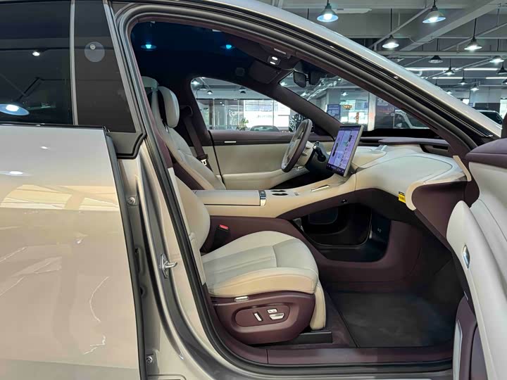 Фото 18 - Xiaomi YU7