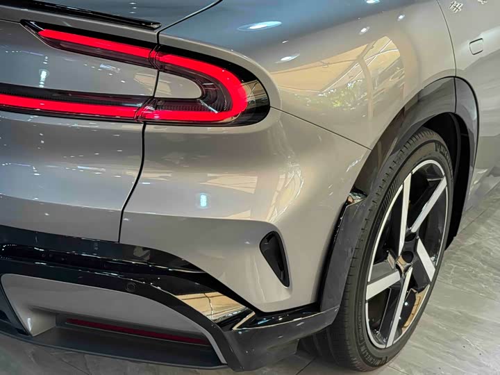 Фото 8 - Xiaomi YU7