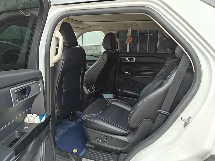 Фото 5 - Ford Explorer