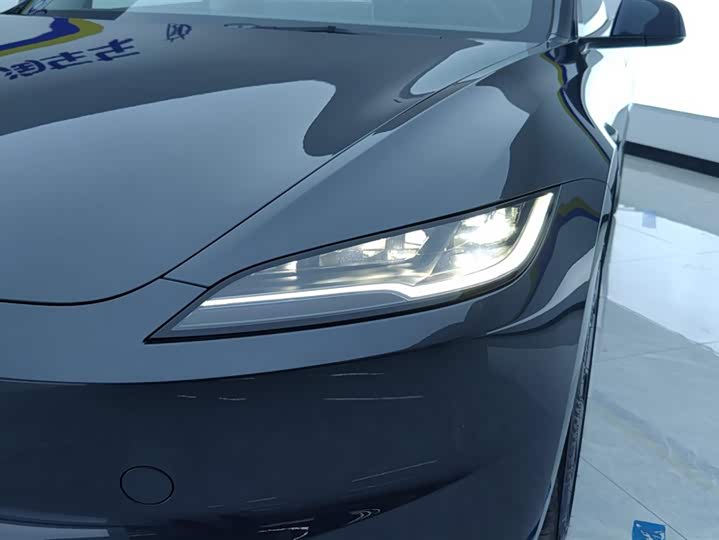 Фото 5 - Tesla Model 3