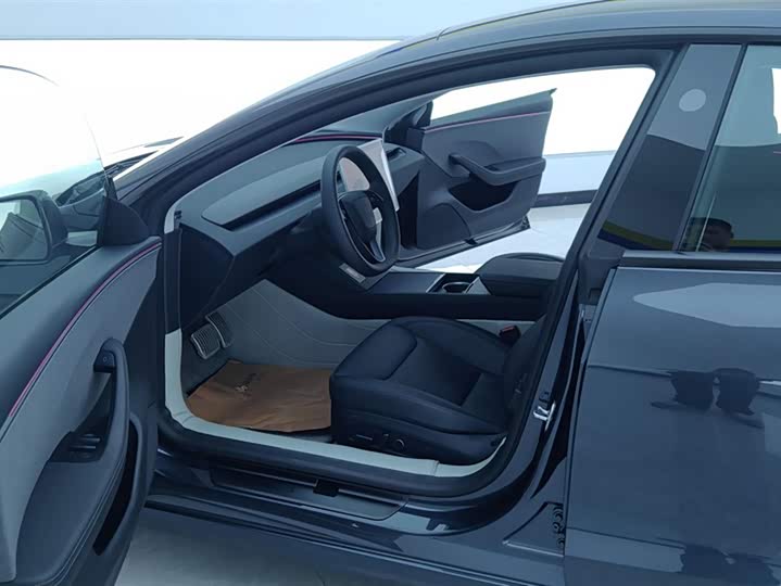 Фото 9 - Tesla Model 3