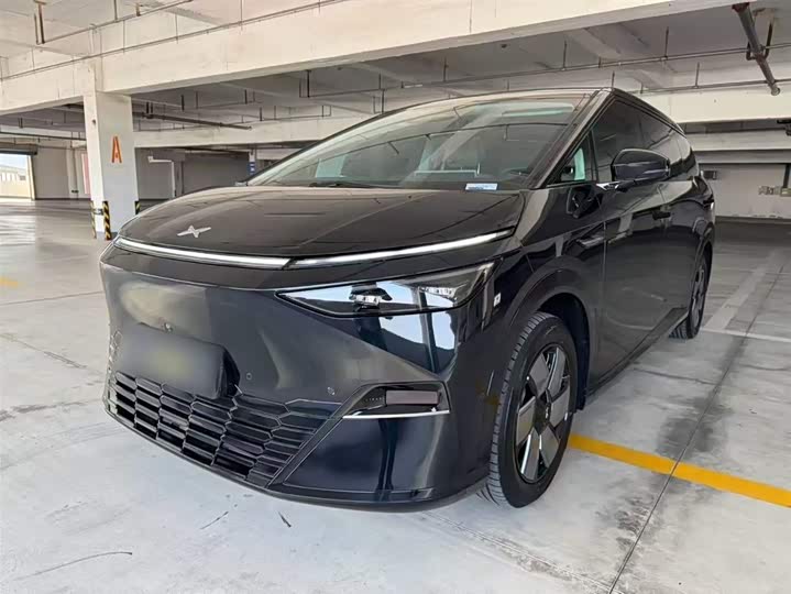 Фото 1 - XPeng X9