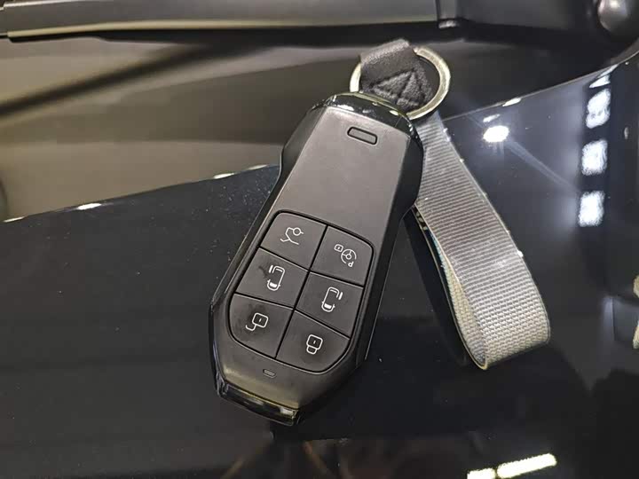 Фото 11 - XPeng X9