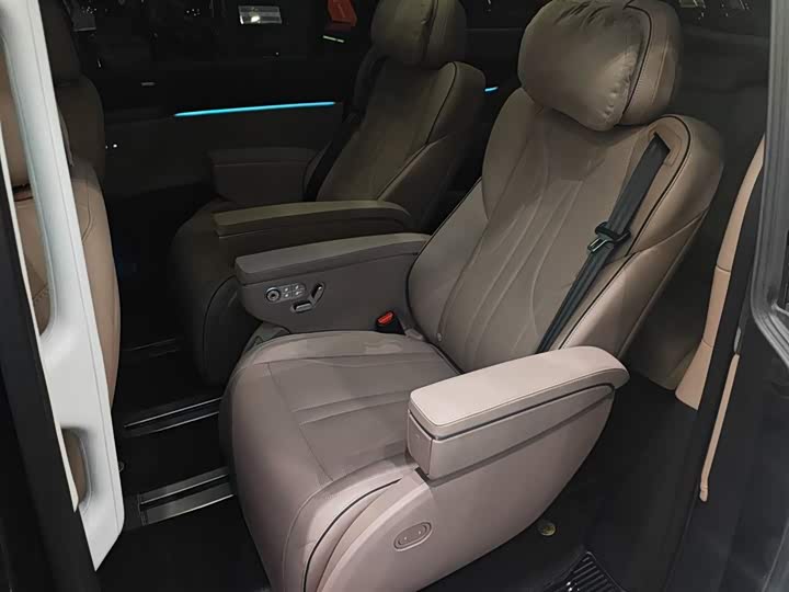 Фото 14 - XPeng X9