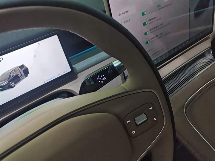 Фото 6 - XPeng X9