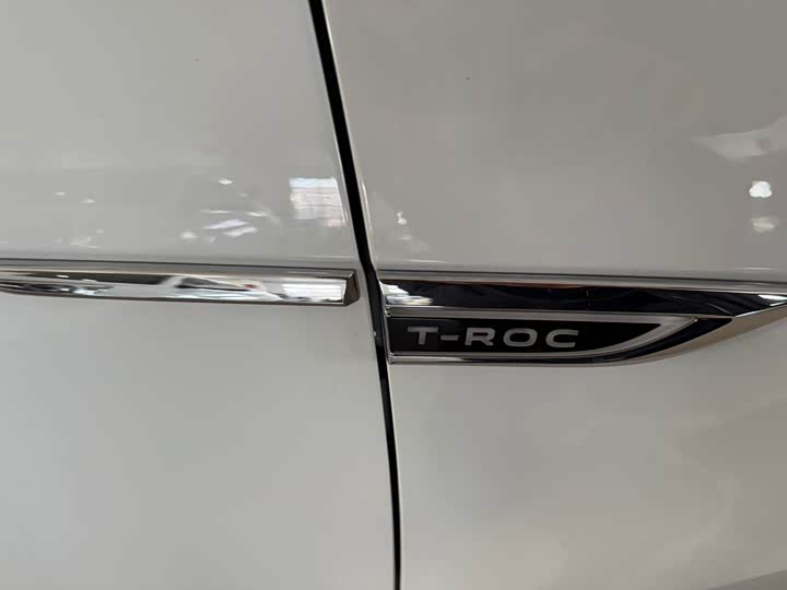 Фото 19 - Volkswagen T-Roc