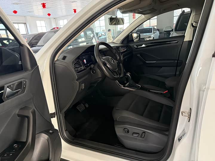 Фото 4 - Volkswagen T-Roc