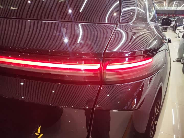 Фото 8 - LiXiang L7