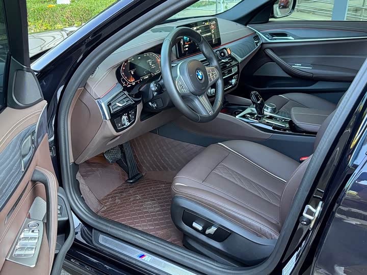 Фото 11 - BMW 5 Series