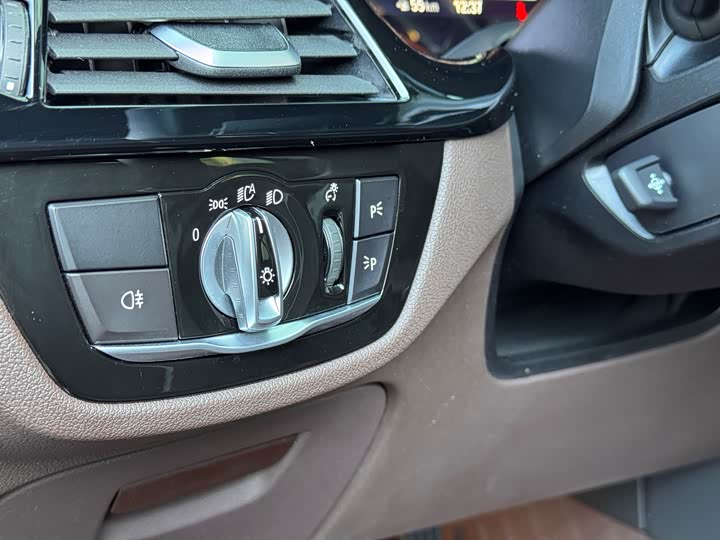 Фото 12 - BMW 5 Series