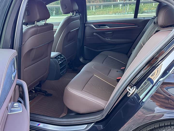 Фото 20 - BMW 5 Series