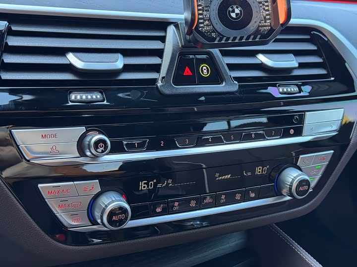 Фото 22 - BMW 5 Series