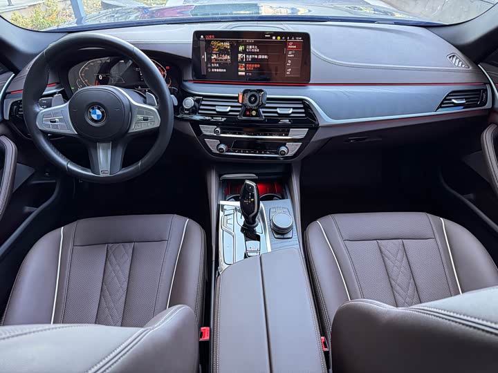 Фото 23 - BMW 5 Series