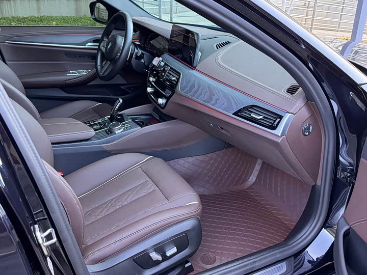 Фото 28 - BMW 5 Series