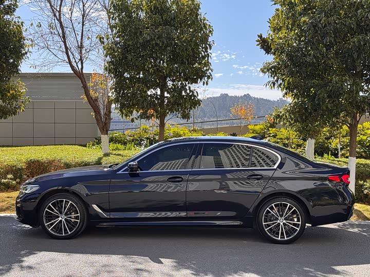 Фото 3 - BMW 5 Series