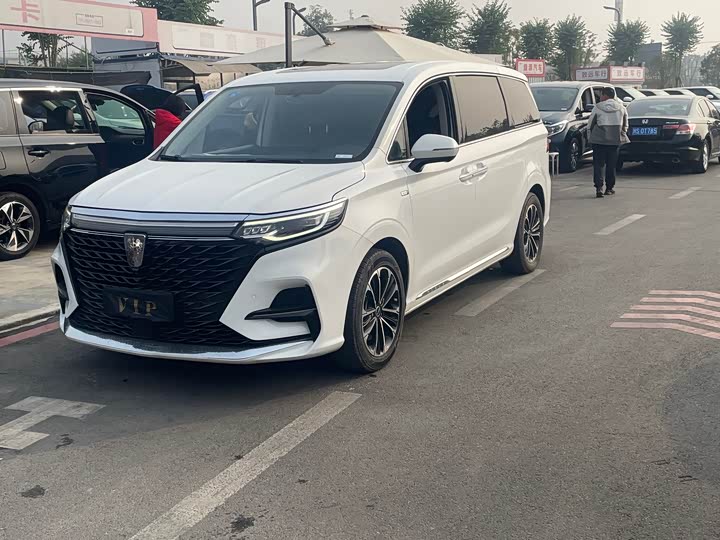 Фото 1 - Roewe iMax 8