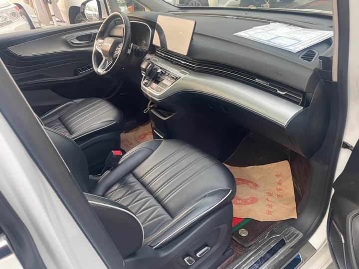 Фото 15 - Roewe iMax 8