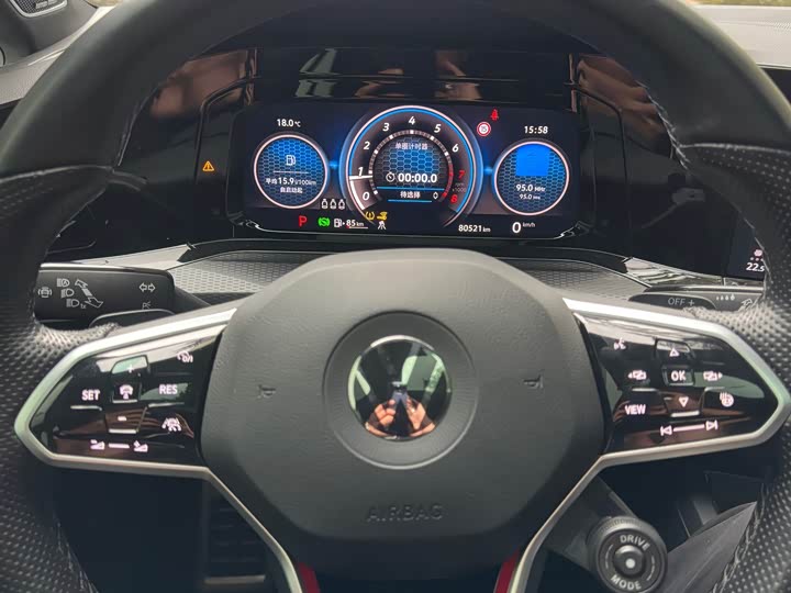 Фото 3 - Volkswagen Golf GTI