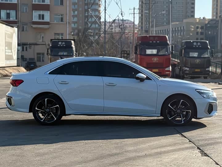 Фото 33 - Audi A3