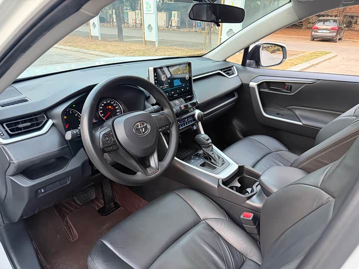 Фото 10 - Toyota Wildlander