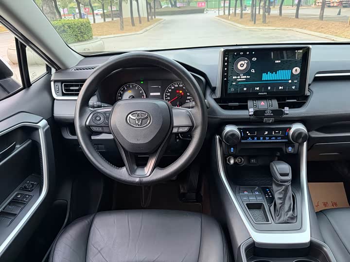 Фото 11 - Toyota Wildlander