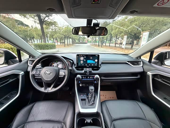 Фото 12 - Toyota Wildlander