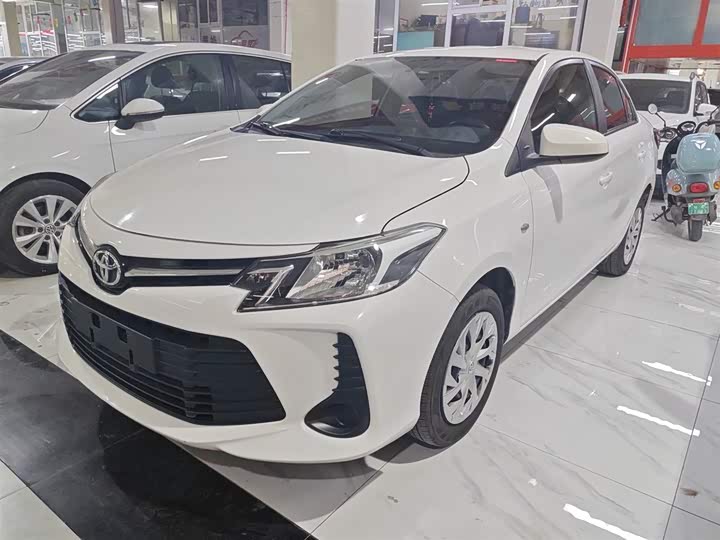 Фото 2 - Toyota Vios