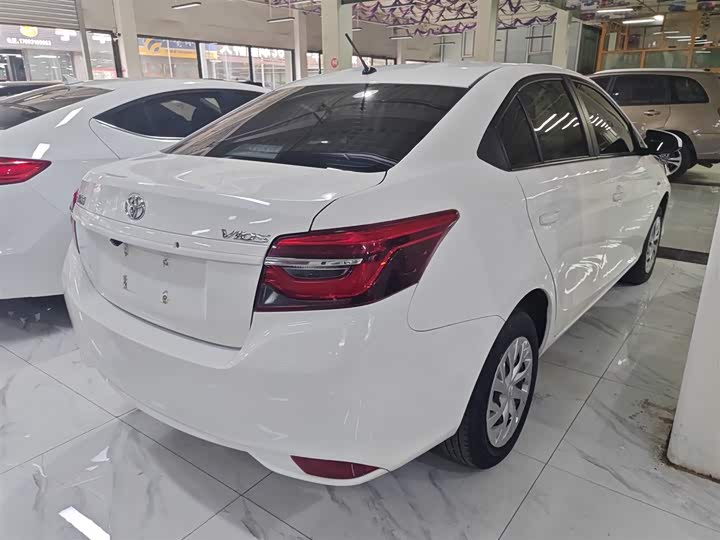 Фото 5 - Toyota Vios