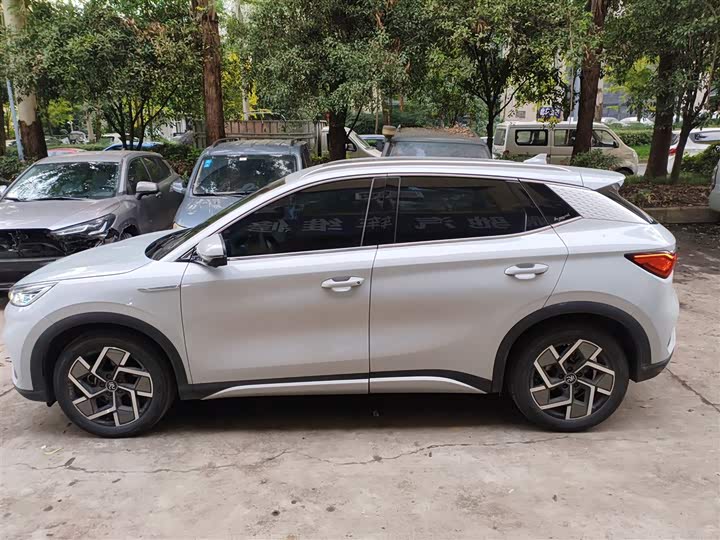 Фото 5 - BYD Yuan Plus