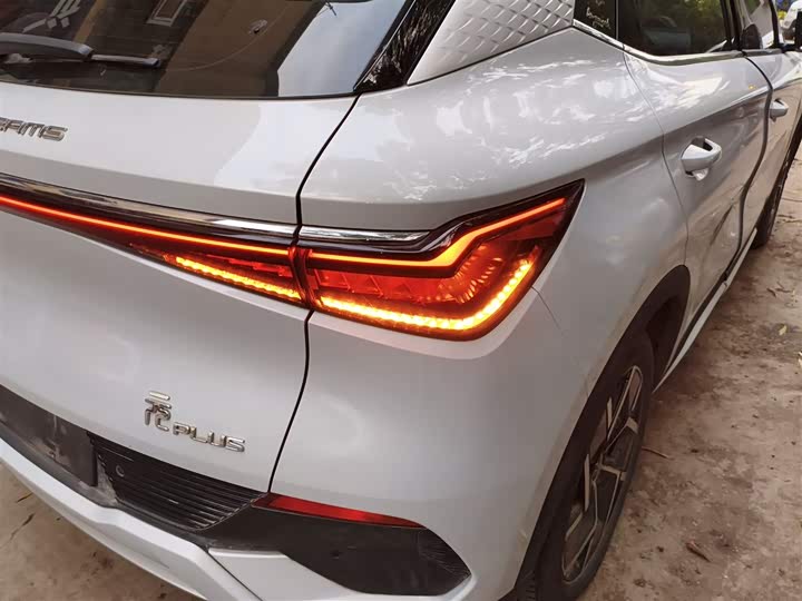 Фото 8 - BYD Yuan Plus