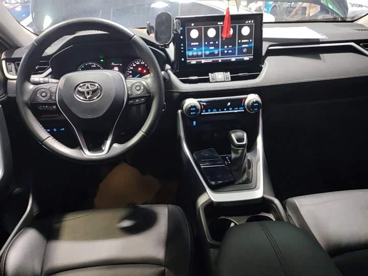 Фото 12 - Toyota Wildlander