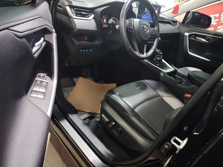 Фото 13 - Toyota Wildlander