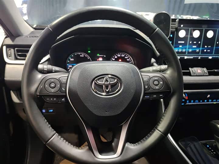 Фото 3 - Toyota Wildlander