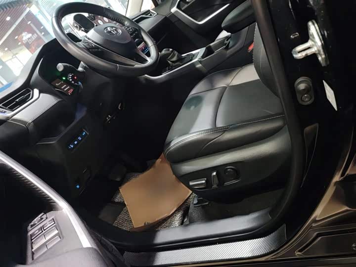 Фото 7 - Toyota Wildlander