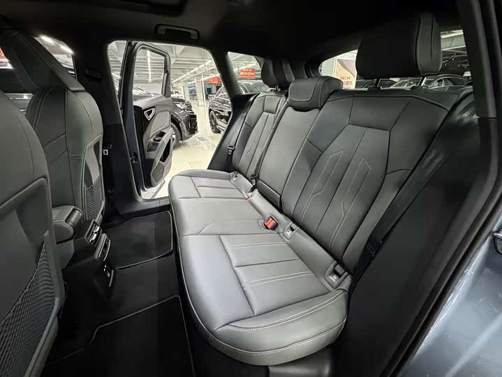 Фото 6 - Audi Q4 e-tron