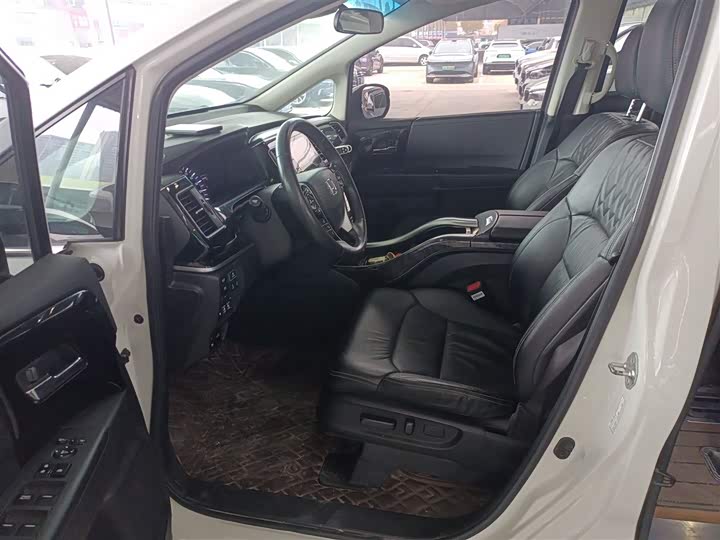 Фото 15 - Honda Elysion