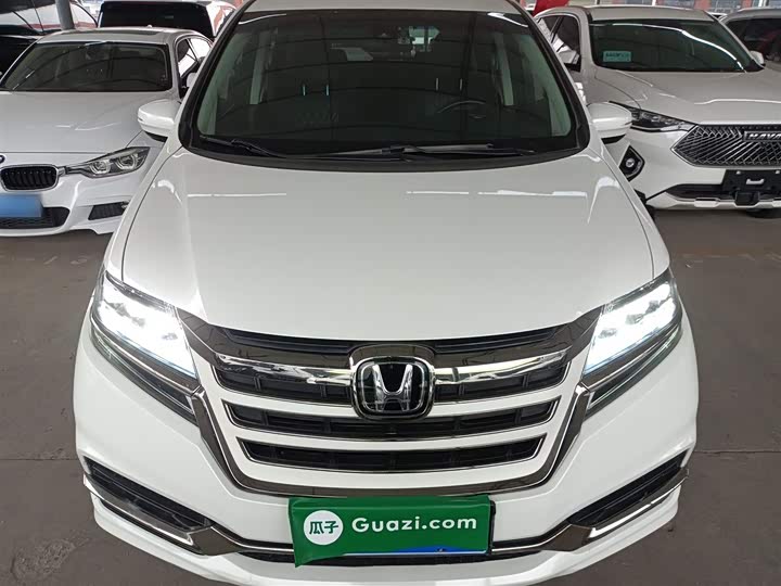 Фото 3 - Honda Elysion