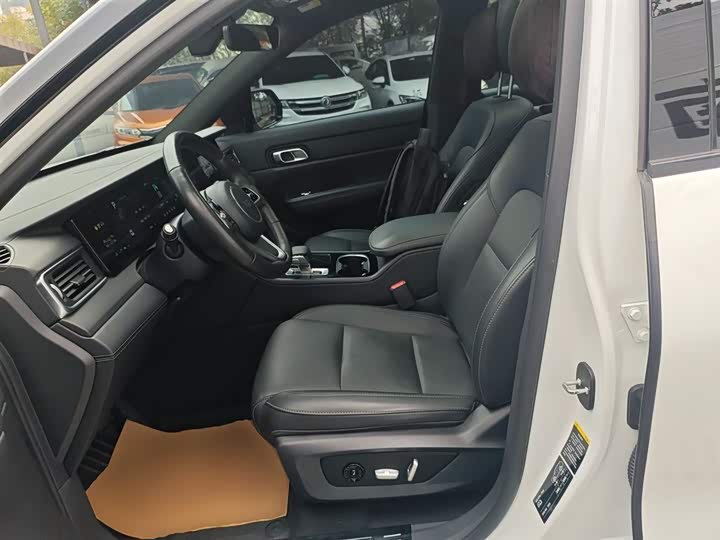 Фото 15 - LiXiang One