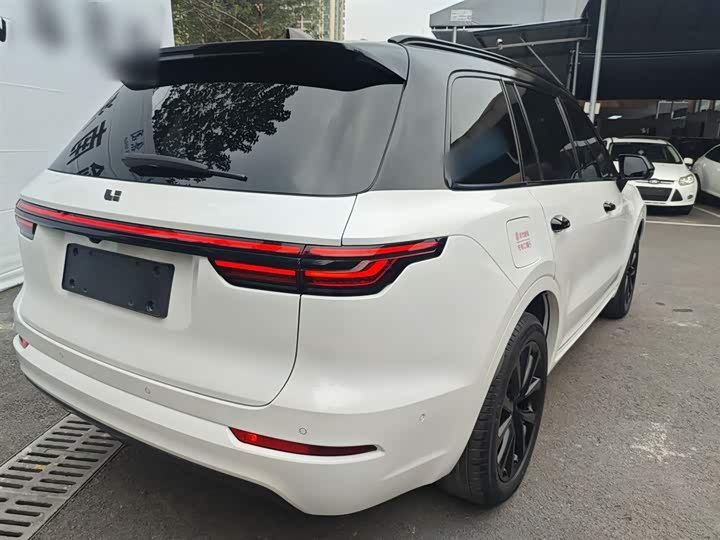 Фото 7 - LiXiang One