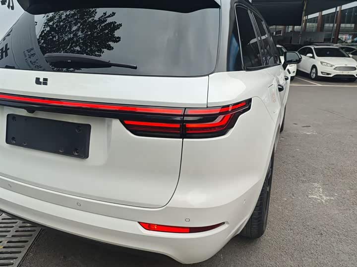 Фото 8 - LiXiang One