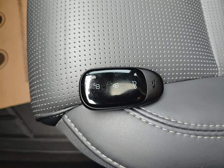 Фото 9 - LiXiang One