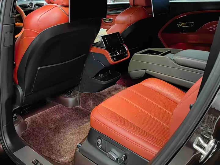 Фото 8 - Bentley Bentayga