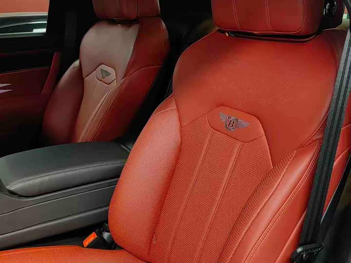 Фото 9 - Bentley Bentayga